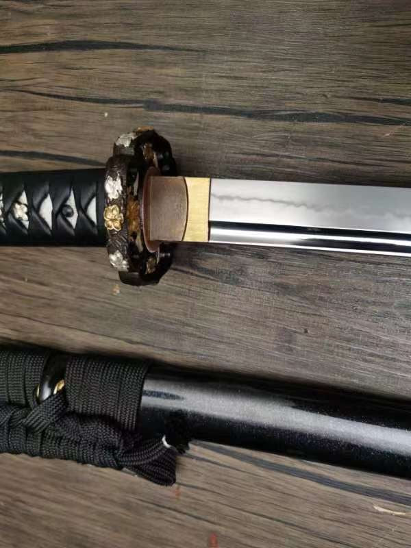 Handachi - Black Sakura- 32" nagasa, sx105v Choji Hamon