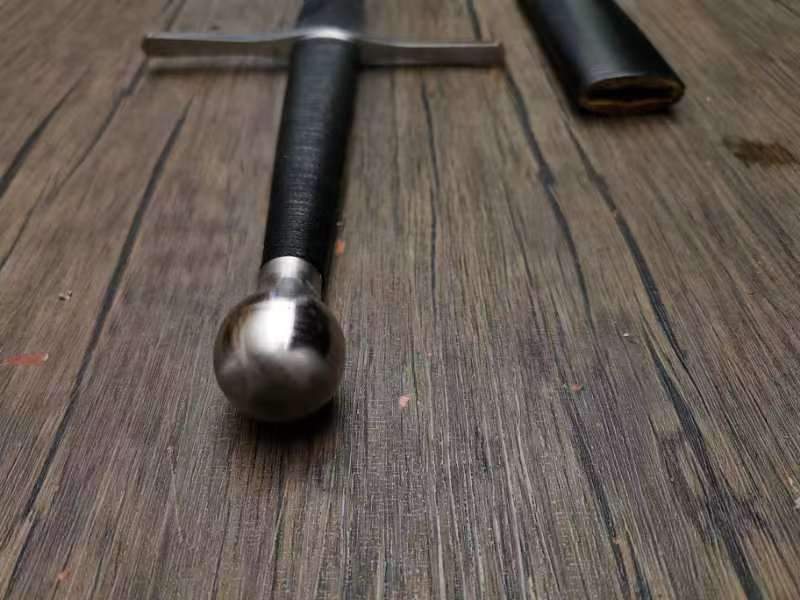 Hand and a Half Sword - sx105v