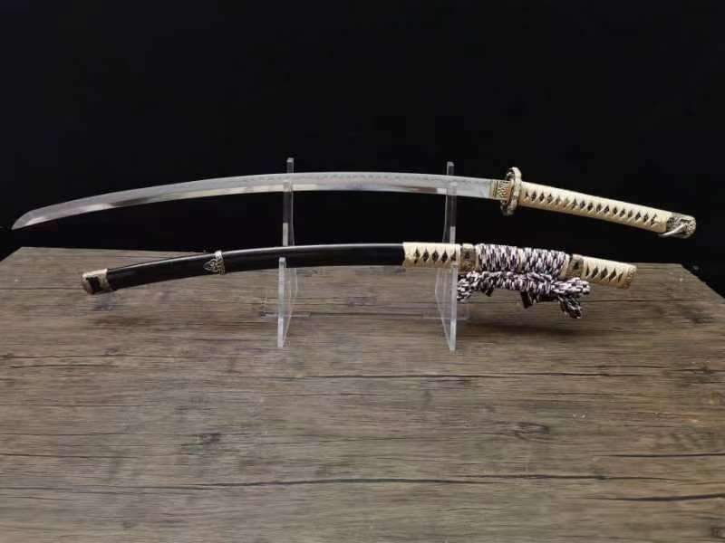 Tachi - Sakura Mountain - 32" nagasa, W2 Saka Choji Hamon