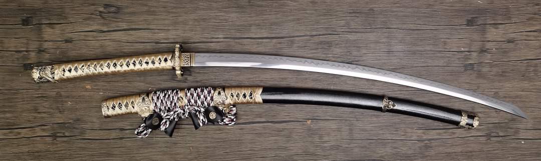 Tachi - Sakura Mountain - 32" nagasa, W2 Saka Choji Hamon