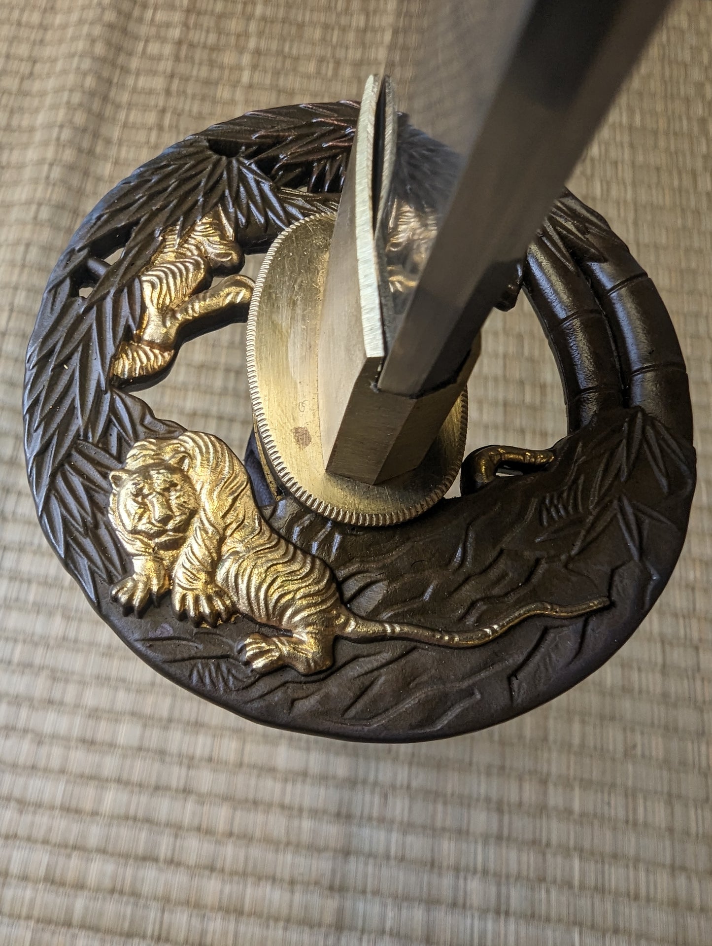 Katana - Stalking Tiger - Sanmai Functional Damascus - hand lacquered saya