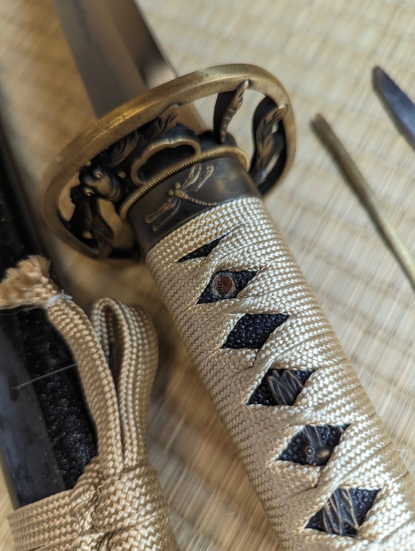 Katana with kogatana & kogai - Gold Dragonfly - sx105v choji hamon