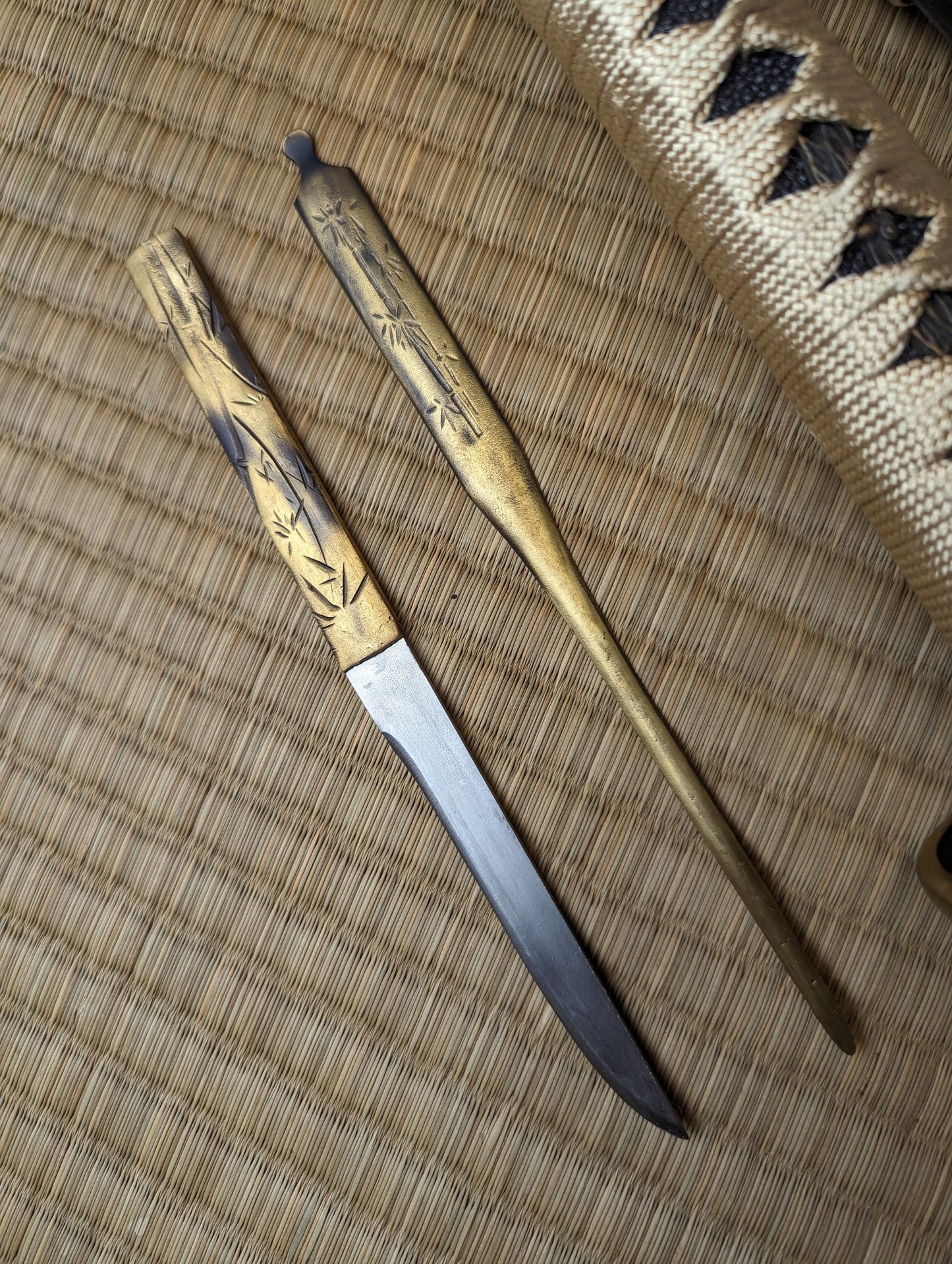 Katana with kogatana & kogai - Gold Dragonfly - sx105v choji hamon