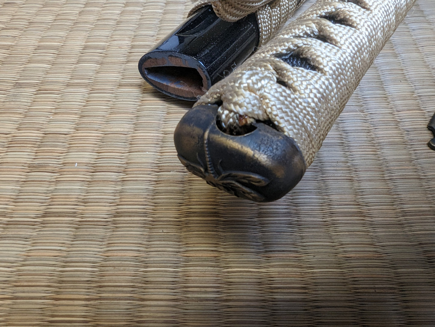 Katana with kogatana & kogai - Gold Dragonfly - sx105v choji hamon